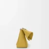 Mittlere Ola-Tasche aus glattem Kalbsleder Mittlere Ola-Tasche aus glattem Kalbsleder