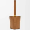 Mittlere Pebble Bucket aus glattem Kalbsleder Mittlere Pebble Bucket aus glattem Kalbsleder
