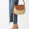 Mittlere «Pescador»-Tasche aus Raffia und Kalbsleder Mittlere «Pescador»-Tasche aus Raffia und Kalbsleder