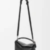 Mittlere «Puzzle Edge»-Tasche aus klassischem Kalbsleder Mittlere «Puzzle Edge»-Tasche aus klassischem Kalbsleder
