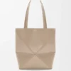 Mittlere Puzzle Fold Tote Bag aus glänzendem Kalbsleder Mittlere Puzzle Fold Tote Bag aus glänzendem Kalbsleder