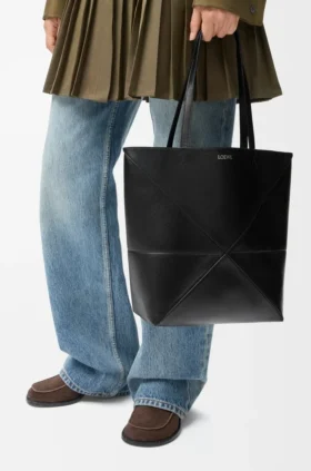 Mittlere Puzzle Fold Tote Bag aus glänzendem Kalbsleder