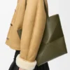 Mittlere Puzzle Fold Tote Bag aus glänzendem Kalbsleder Mittlere Puzzle Fold Tote Bag aus glänzendem Kalbsleder