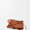 Mittlere Puzzle Fold Tote Bag aus glänzendem Kalbsleder Mittlere Puzzle Fold Tote Bag aus glänzendem Kalbsleder