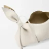 Mittlere Scarf Bag aus glattem Kalbsleder Mittlere Scarf Bag aus glattem Kalbsleder