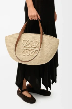 Mittlerer «Eclipse»-Korb aus Raffia und Kalbsleder