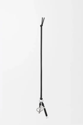 Multi-Tool-Anhänger aus Messing und Kalbsleder