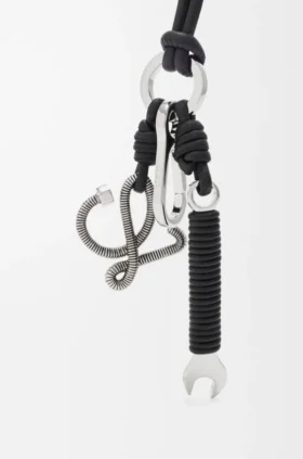 Multi-Tool-Anhänger aus Messing und Kalbsleder
