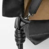 Panta Medium Flamenco Clutch aus glänzendem Kalbsleder Panta Medium Flamenco Clutch aus glänzendem Kalbsleder