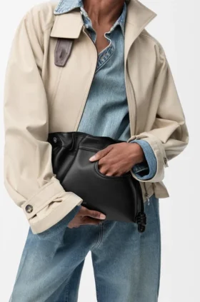 Panta Medium Flamenco Clutch aus glänzendem Kalbsleder