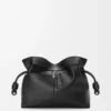 Panta Medium Flamenco Clutch aus glänzendem Kalbsleder Panta Medium Flamenco Clutch aus glänzendem Kalbsleder