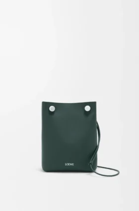 Pebble-Pouches aus glattem Kalbsleder