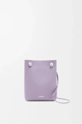 Pebble-Pouches aus glattem Kalbsleder Pebble-Pouches aus glattem Kalbsleder