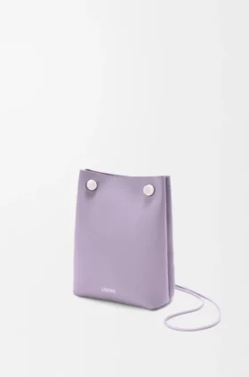 Pebble-Pouches aus glattem Kalbsleder Pebble-Pouches aus glattem Kalbsleder