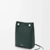 Pebble-Pouches aus glattem Kalbsleder Pebble-Pouches aus glattem Kalbsleder