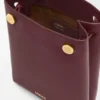 Pebble-Pouches aus glattem Kalbsleder Pebble-Pouches aus glattem Kalbsleder