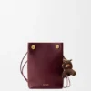 Pebble-Pouches aus glattem Kalbsleder Pebble-Pouches aus glattem Kalbsleder