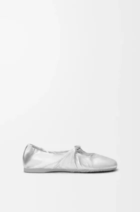 Pebble Soft Ballerina aus laminiertem Nappa-Lammleder