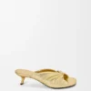 Pebble Soft Slide aus laminiertem Lammleder Pebble Soft Slide aus laminiertem Lammleder