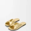 Pebble Soft Slide aus laminiertem Lammleder Pebble Soft Slide aus laminiertem Lammleder