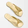 Pebble Soft Slide aus laminiertem Lammleder Pebble Soft Slide aus laminiertem Lammleder