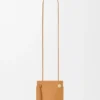 Pebble-Würfel-Tasche aus klassischem Kalbsleder Pebble-Würfel-Tasche aus klassischem Kalbsleder