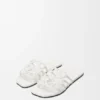 Petal Anagram-Pantolette aus Kalbsleder Petal Anagram-Pantolette aus Kalbsleder