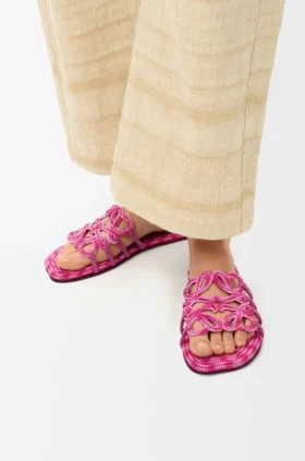 «Petal Anagram»-Slipper aus besticktem Canvas