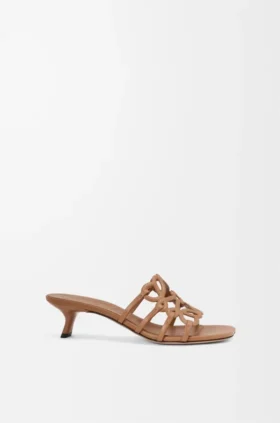 «Petal Anagram»-Slipper aus weichem Kalbsleder
