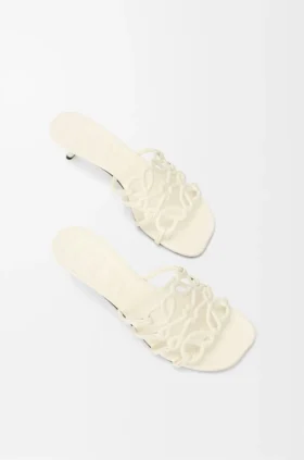 «Petal Anagram»-Slipper aus weichem Kalbsleder