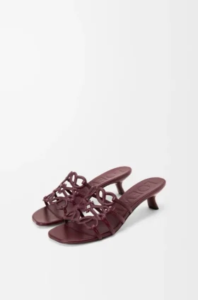 «Petal Anagram»-Slipper aus weichem Kalbsleder