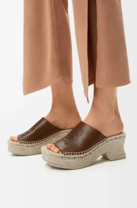 «Petal»-Espadrille-Plateauslipper aus pflanzlich gegerbtem Kalbsleder
