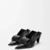 Pumps mit Origami-Lasche aus Lammleder Pumps mit Origami-Lasche aus Lammleder