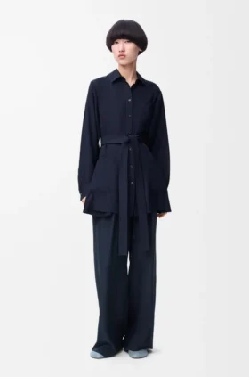 Bluse aus Seide mit Gürtel