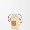 Quadratische Tasche aus Iraca-Palme und Kalbsleder Quadratische Tasche aus Iraca-Palme und Kalbsleder