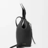 Scarf-Rucksack aus glattem Kalbsleder Scarf-Rucksack aus glattem Kalbsleder