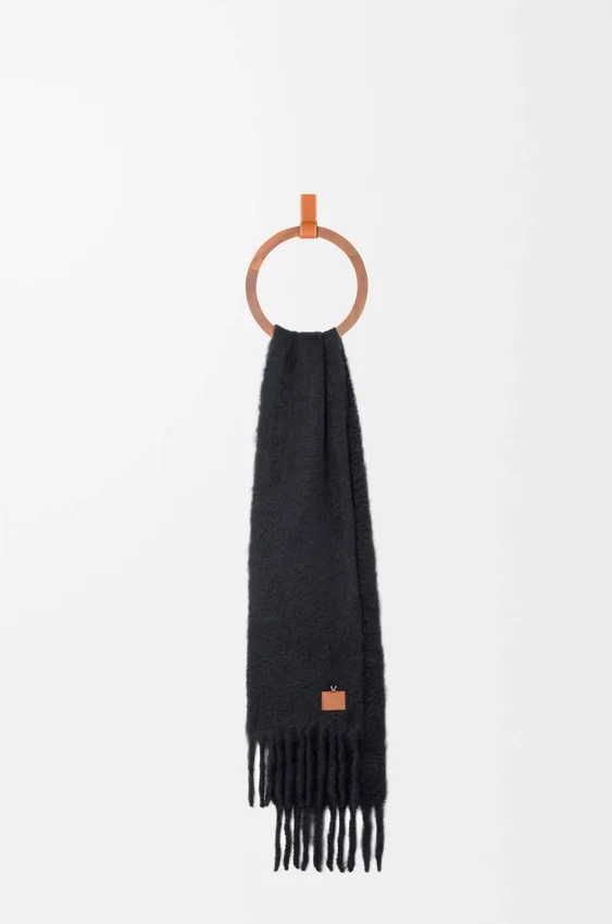 Schal aus einer Mohair- und Wollmischung Schal aus einer Mohair- und Wollmischung