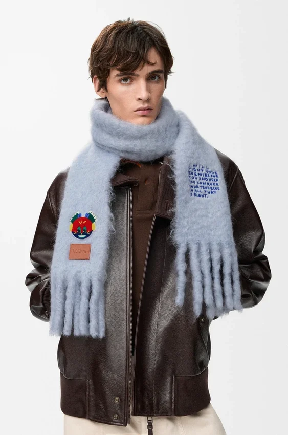 Schal aus einer Mohair- und Wollmischung Schal aus einer Mohair- und Wollmischung