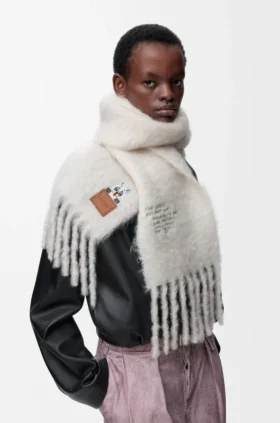 Schal aus einer Mohair- und Wollmischung