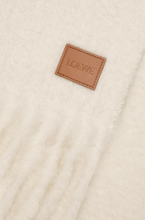 Schal aus einer Mohair- und Wollmischung Schal aus einer Mohair- und Wollmischung