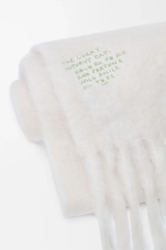 Schal aus einer Mohair- und Wollmischung Schal aus einer Mohair- und Wollmischung