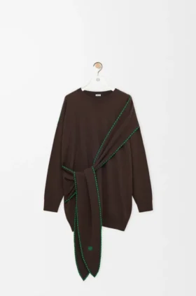 Schal-Kleid aus Wolle