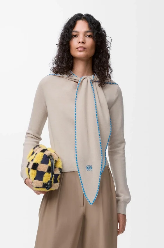 Schal-Pullover aus Wolle Schal-Pullover aus Wolle