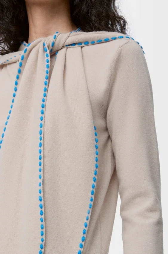 Schal-Pullover aus Wolle Schal-Pullover aus Wolle