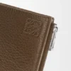 Schlankes, kompaktes Portemonnaie aus Hirschleder Schlankes, kompaktes Portemonnaie aus Hirschleder