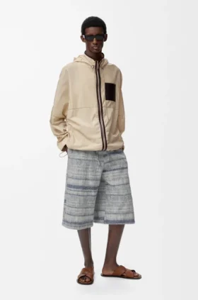 Kapuzenjacke aus technischem Shell-Material
