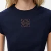 T-Shirt in kleiner Passform aus Baumwolle T-Shirt in kleiner Passform aus Baumwolle