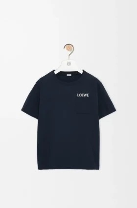 T-Shirt in lockerer Passform aus Baumwolle