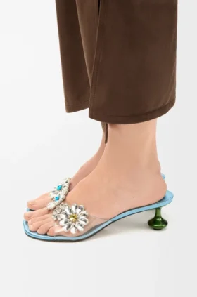 Toy-Sandalen mit Kristallblumen aus PVC Toy-Sandalen mit Kristallblumen aus PVC