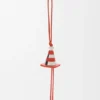 Work Cone-Anhänger aus Messing und Kalbsleder Work Cone-Anhänger aus Messing und Kalbsleder